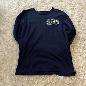 UCONN LONG SLEEVE ( Make an Offer if You’d Like)